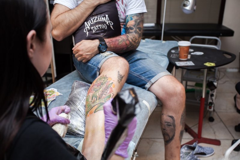 Житель Татарстана сделал уникальную татуировку с купюрой в 200 рублей