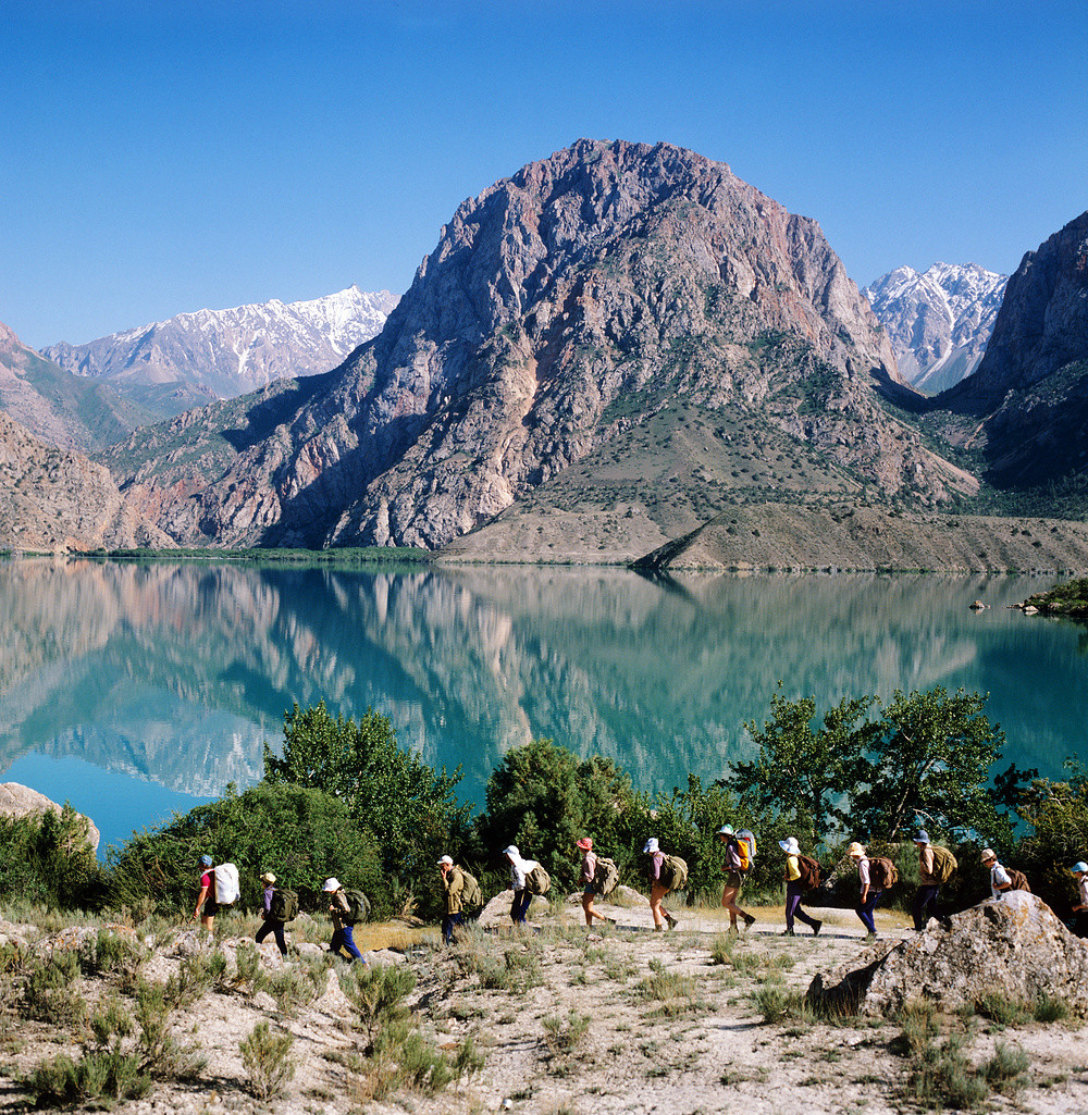 Красивые места таджикистана. Озеро Искандеркуль Таджикистан. Фанские горы Искандеркуль. Фанские горы Узбекистан.