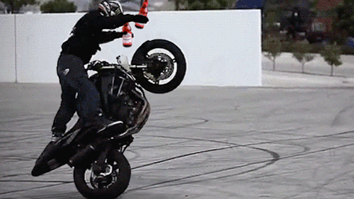 Подборка автомобильных гифок