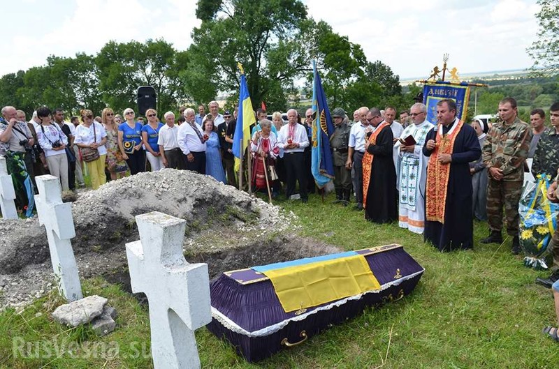 Убийц евреев на Украине хоронят как героев, — израильские СМИ