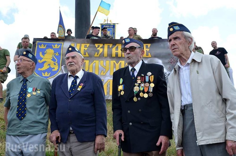 Убийц евреев на Украине хоронят как героев, — израильские СМИ