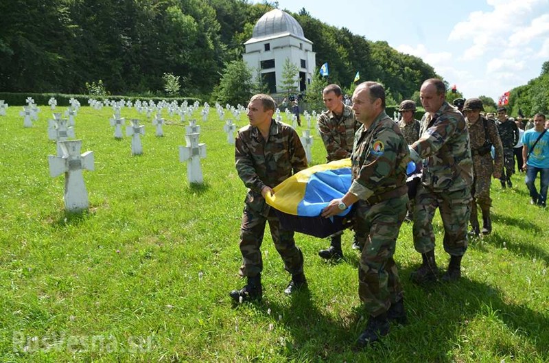 Убийц евреев на Украине хоронят как героев, — израильские СМИ