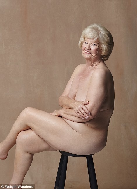 Элейн, 70 лет - 170 кг на шестерых: худеющие дамы устроили дерзкую фотосесс...