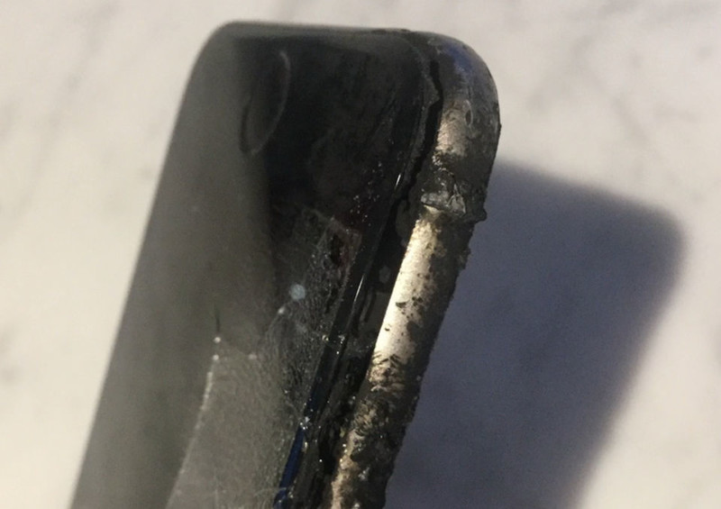 Велосипедист упал на свой iPhone 6 и получил сильный ожог