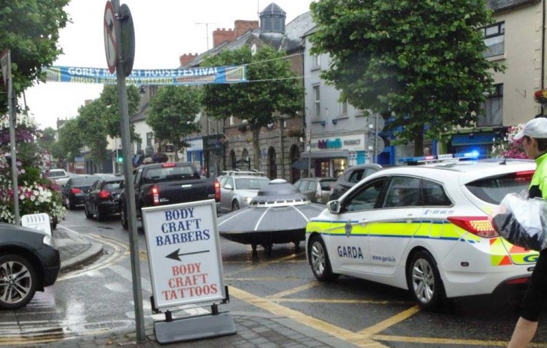 В Ирландии полицейские устроили погоню за летающей тарелкой
