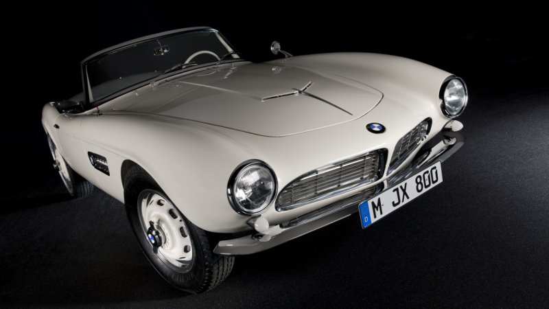Компания BMW закончила реставрацию родстера Элвиса Пресли