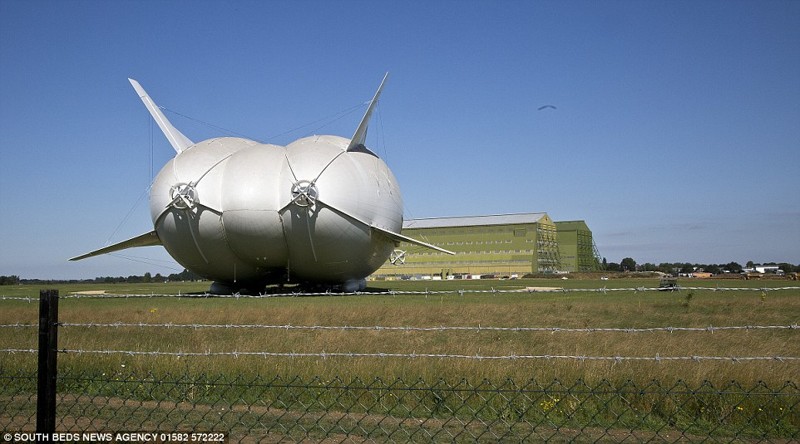 Ангар судна расположен на военном аэродроме Cardington Airfield 