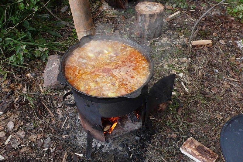 И каждый в ИСКПЕДИЦИИ ужасно был бы рад знать что за  Куганаволок и с чем его едят! 