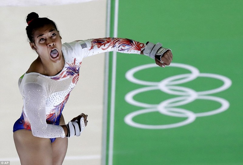 Лица гимнастов-олимпийцев раскрывают страшную правду о спорте