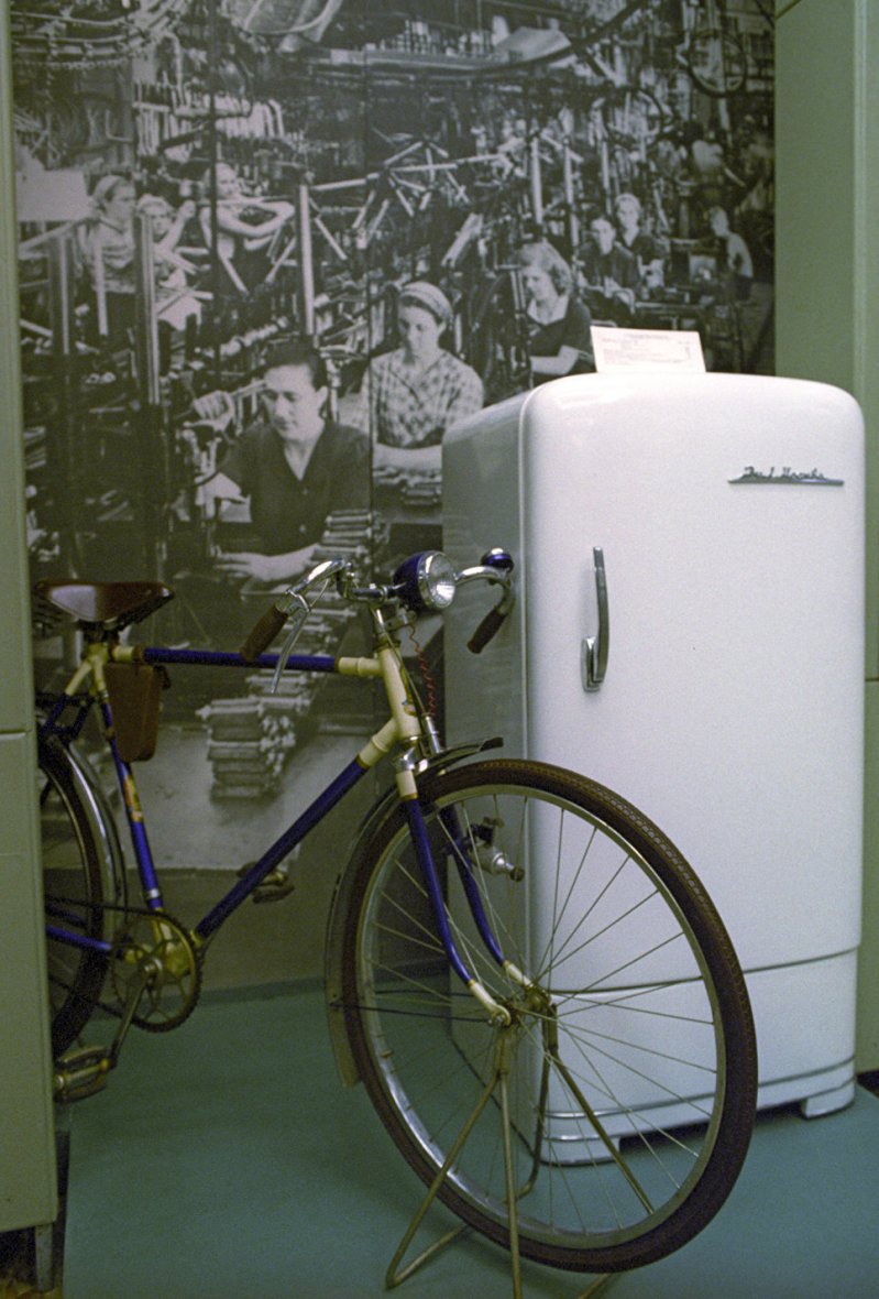 Первый советский холодильник ЗиЛ