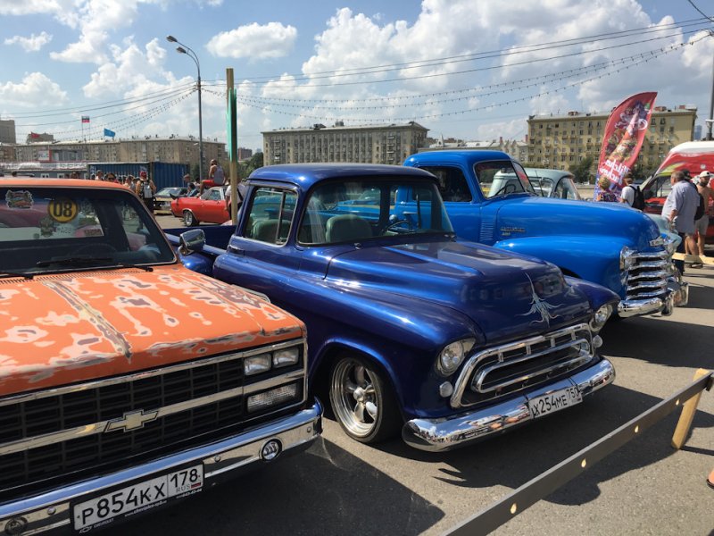 Ford F series и Chevrolet 3100 Pickup