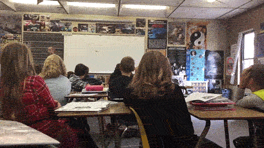 Как привлечь к себе внимание учеников