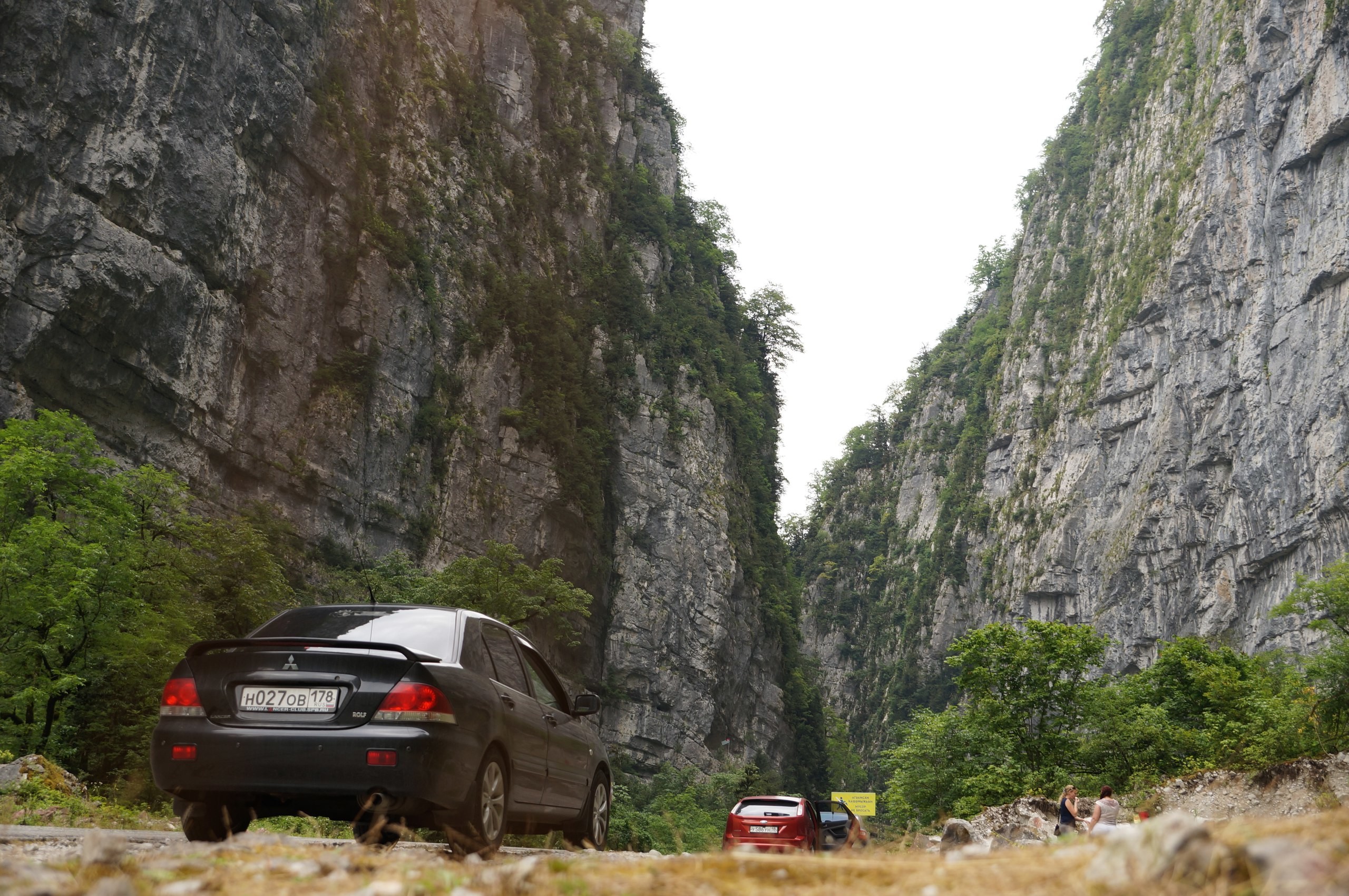Еду в абхазию на машине. Юпшарский каньон Абхазия. Джиппинг по Абхазии. Дорога в Абхазию на машине. Ущелье в Абхазии на авто.