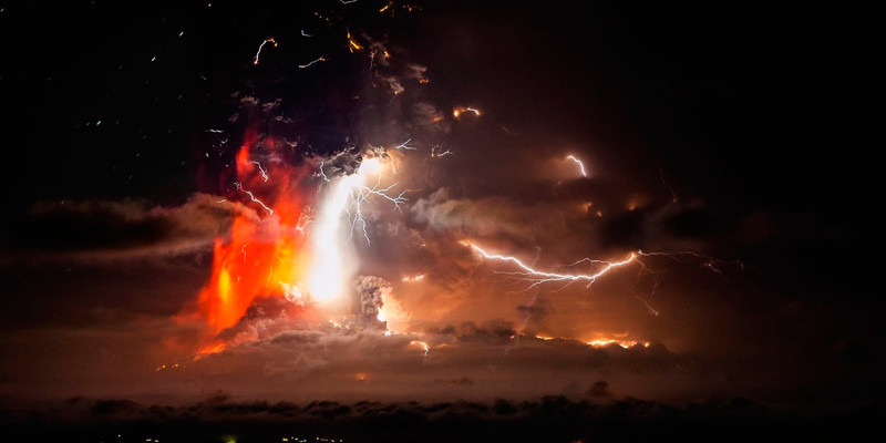 Извержение чилийского вулкана Кальбуко - убийственная красота