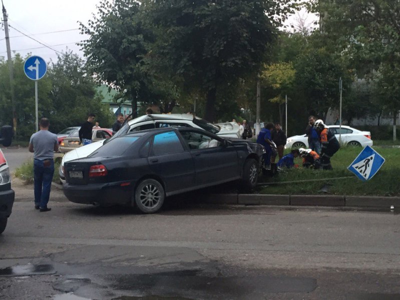Авария дня. Столкновение на перекрестке в Серпухове