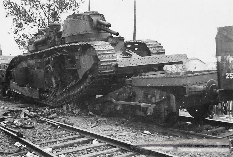 118. Французский танк Char 2C №91 "Прованс", уничтоженный на железнодорожной платформе у деревни Мёз в Лотарингии
