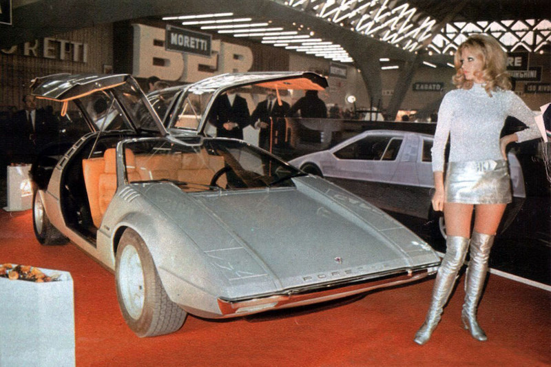 Винтажные фото космической эпохи суперкаров 60-70х годов в паре с красотками