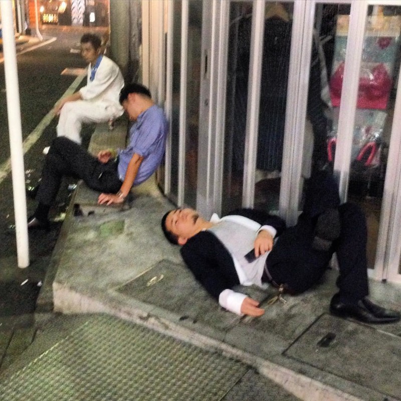 Япона мама: зверски пьяные японцы района Сибуя