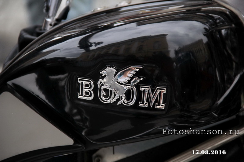 Трайк BOOM Mustang