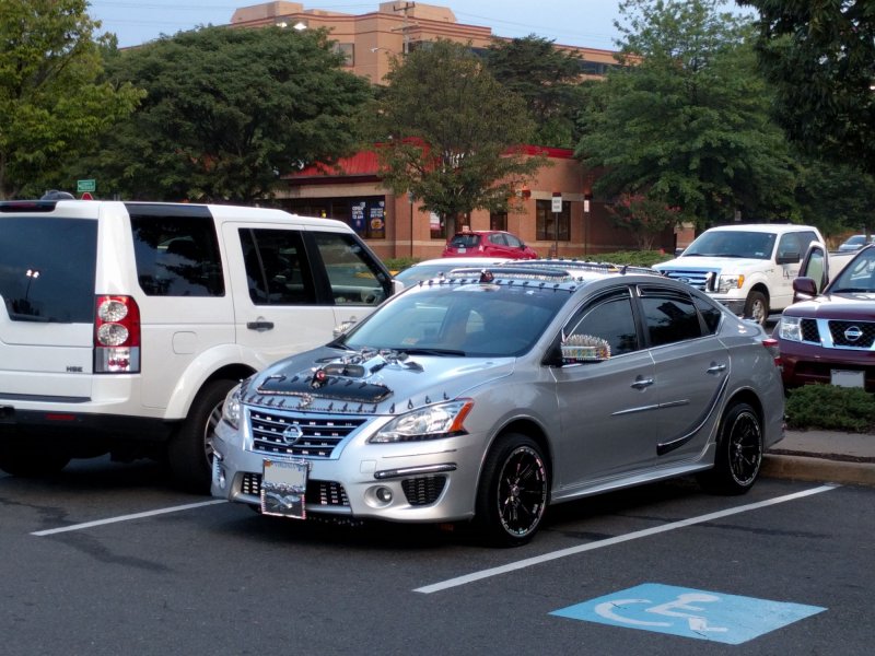 Тюнинг Nissan Sentra в стиле "садо-мазо"