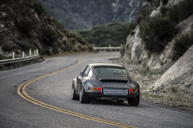  Два классических Porsche от ателье Singer