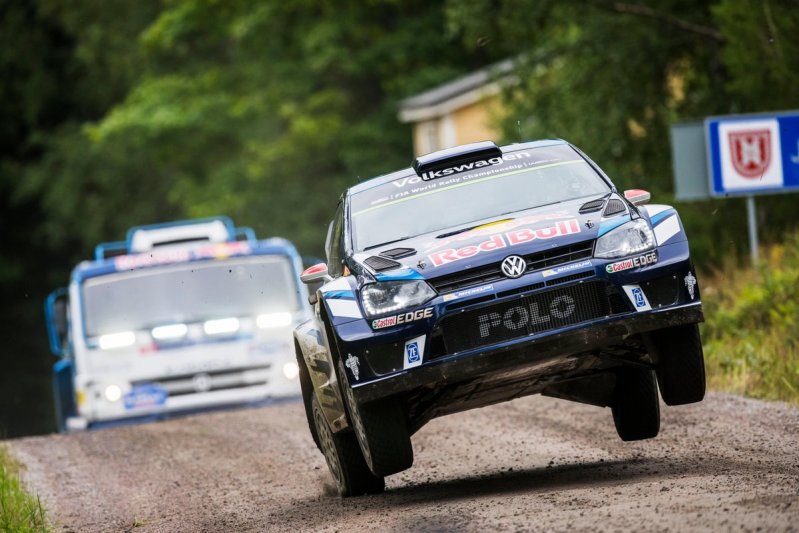 Дакаровский КамАЗ против раллийного VW Polo WRC