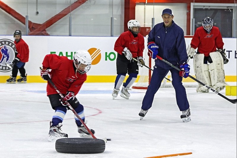 Звёзды НХЛ и КХЛ открыли в Екатеринбурге «Дацюк-Арену»