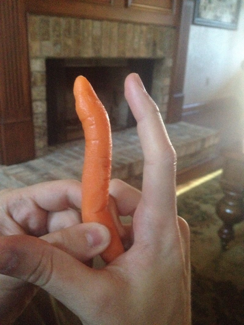 Морковь, похожая на палец 
