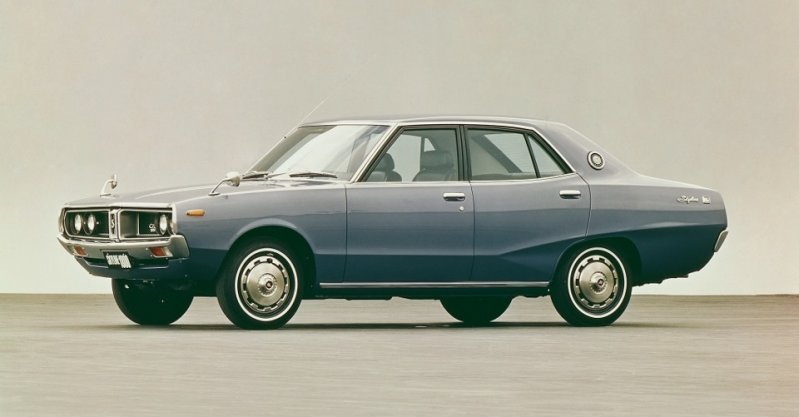 А вот, кстати, как выглядит Nissan Skyline 1800 Sporty GL Sedan в оригинальном состоянии: