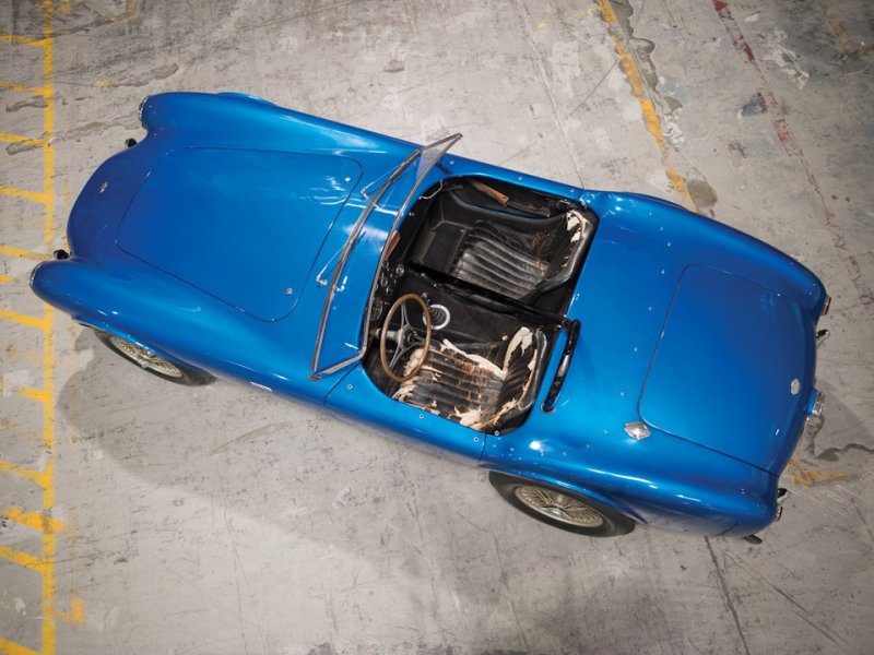 Первый экземпляр Shelby Cobra продан за рекордную для американского автомобиля сумму