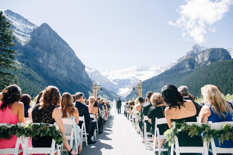 Свадьба у озера Луиз, Альберта, Канада 