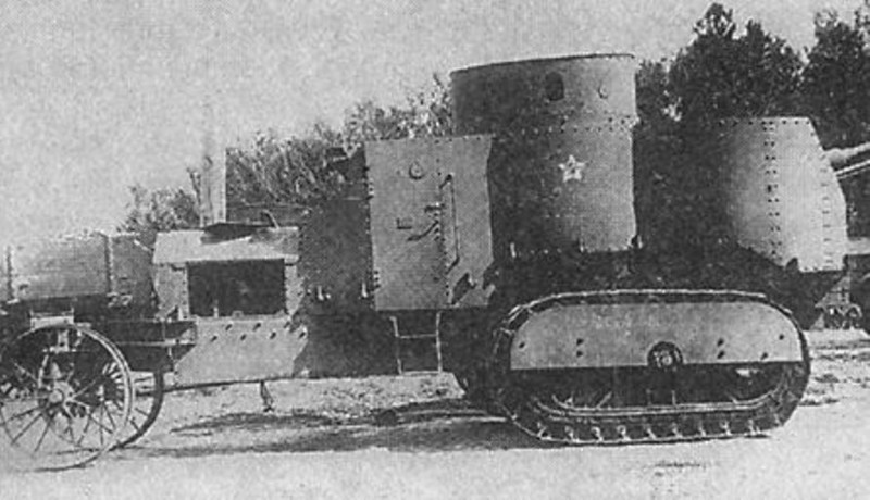 На фото – бронетрактор Гулькевича, «русский тип танка», «Ахтырец»