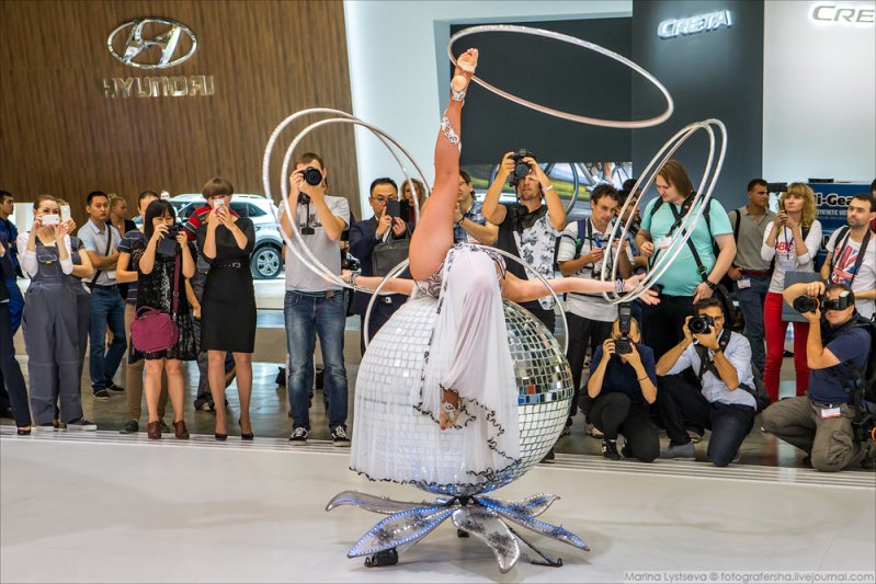 Китайская фирма DFM перед презентацией нового А9 показала танцы с бубнами.