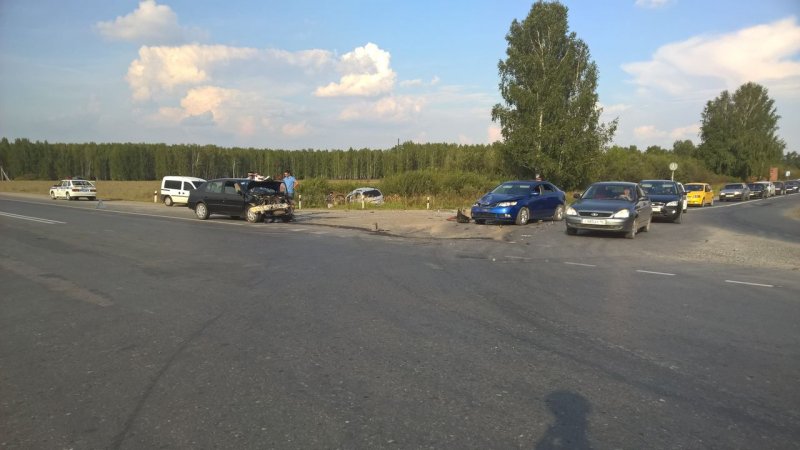 Авария дня. Тройное ДТП в Свердловской области