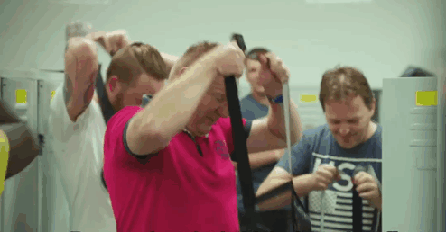 Именно поэтому креативный босс попросил своих сотрудников мужчин носить на работу поддельную грудь  Именно поэтому креативный босс попросил своих сотрудников мужчин носить на работу поддельную грудь