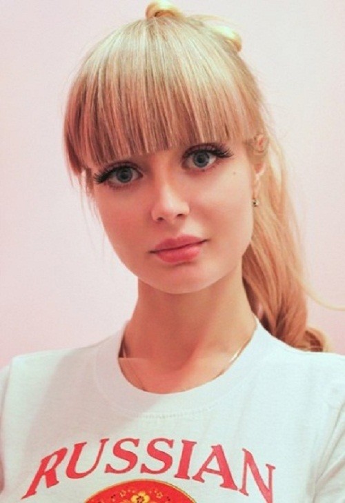 Россиянка Анжелика Кенова, которой родители навязали образ куклы Барби