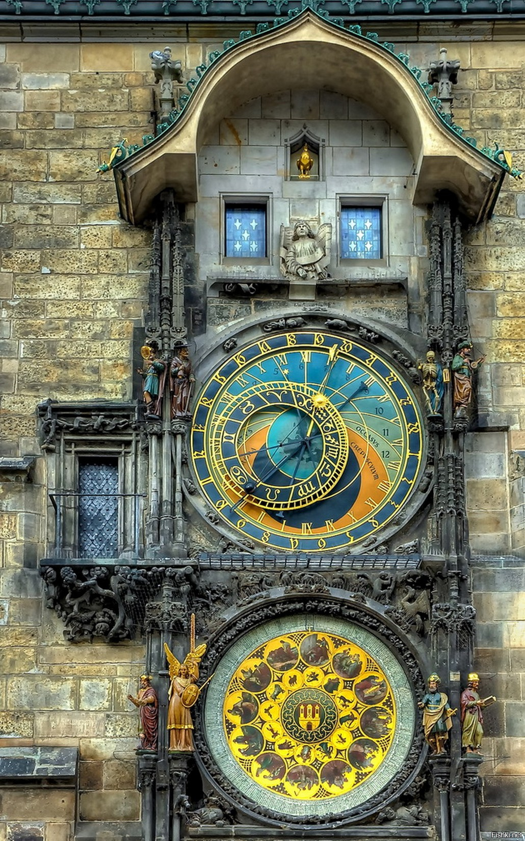 Часы в праге на староместской площади