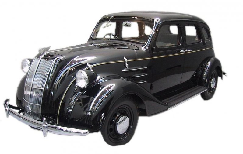 Производство пассажирского авто модели АА началось в 1936 году. Поначалу ранние модели Toyoda Automatic Loom Works напоминали Dodge Power Wagon и Chevrolet.