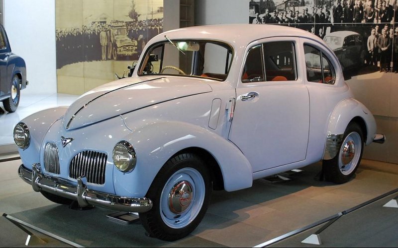 Самостоятельной компанией Toyota Motor Co., Ltd. стала в 1936 году. 