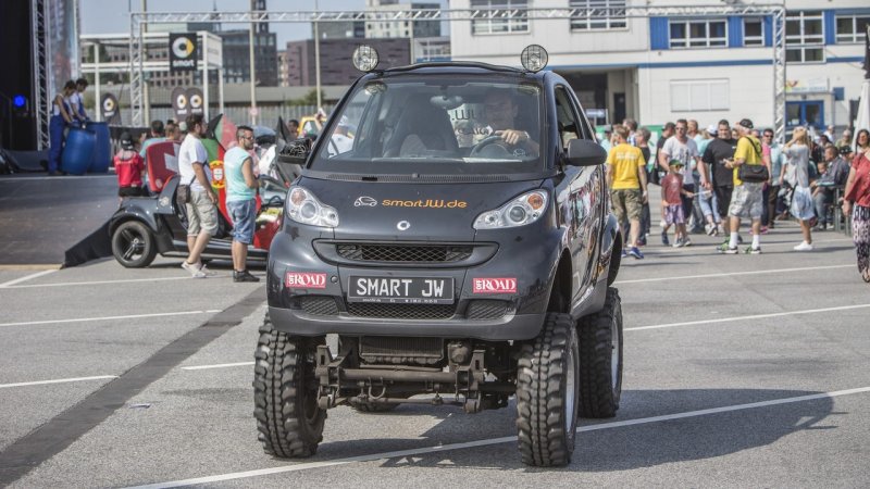 Смарт-парад собрал более чем 1600 автомобилей в Германии