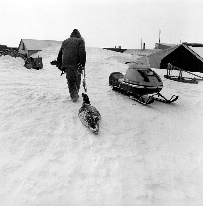 Тунунак, Аляска, апрель 1975 года