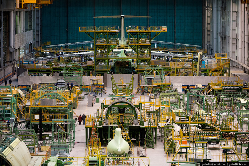 Основную загрузку заводу даёт серийное производство самолёта Ил-76МД-90А. В 2015 году «Авиастар» передал в эксплуатацию два Ил-76. Третий борт завершает лётные испытания.