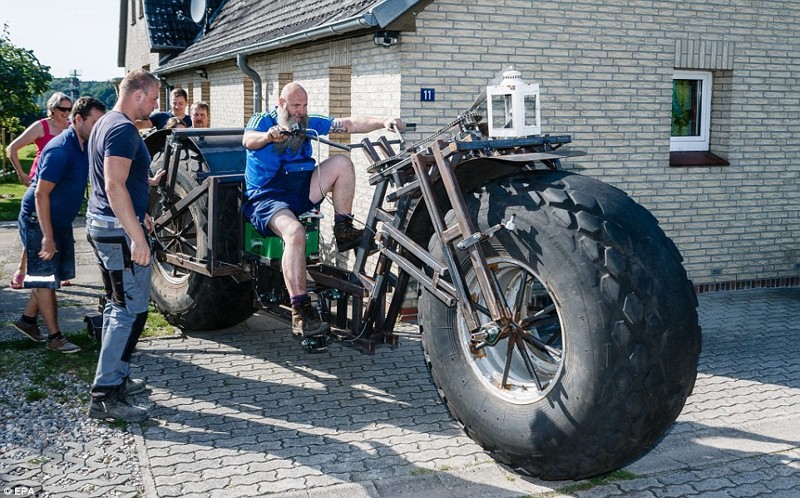 Немецкий умелец смастерил самый тяжелый в мире велосипед
