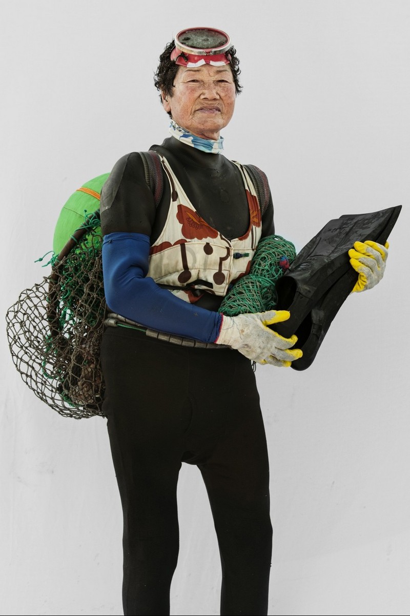 Портреты пожилых ныряльщиц за моллюсками