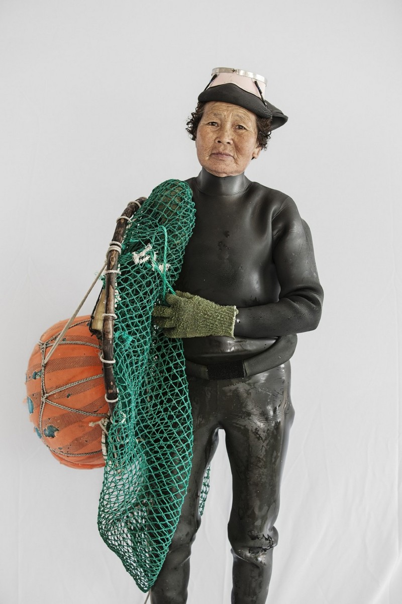 Портреты пожилых ныряльщиц за моллюсками
