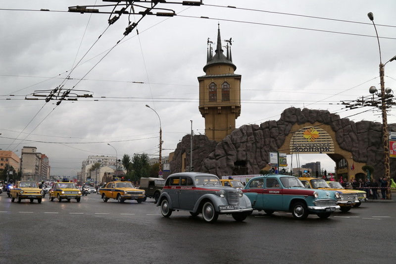 По Садовому кольцу прошел парад специализированной городской техники