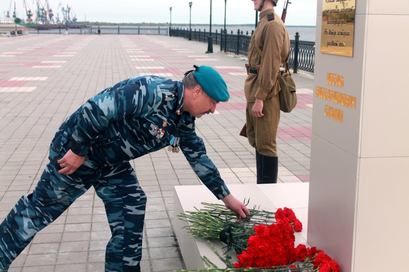 В Сургуте открыли памятник Сталину