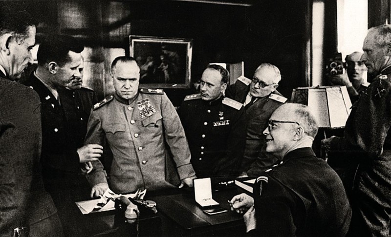1945. Жуков и Эйзенхауэр 