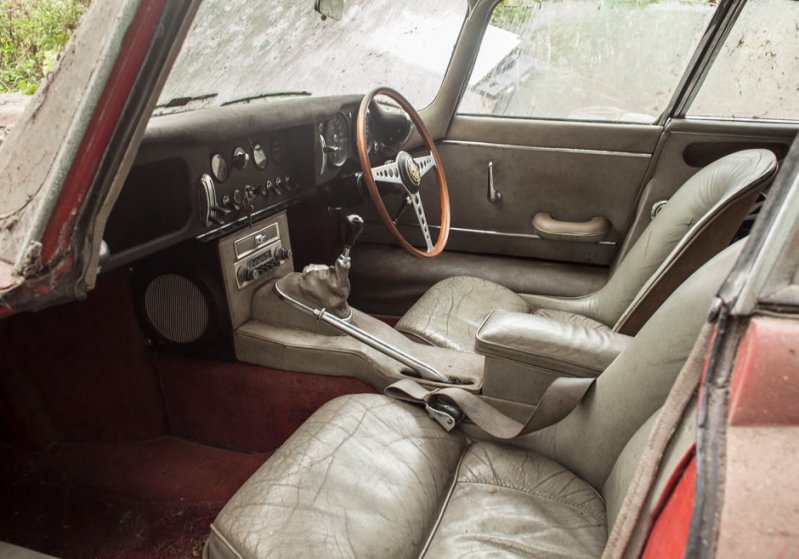 Раритетный Jaguar E-Type 1964 года, найденный в старом сарае