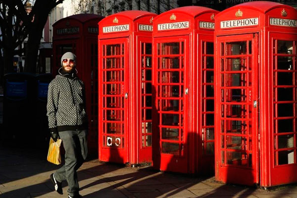 Знаменитые красные телефонные будки обновляют под мини-офисы